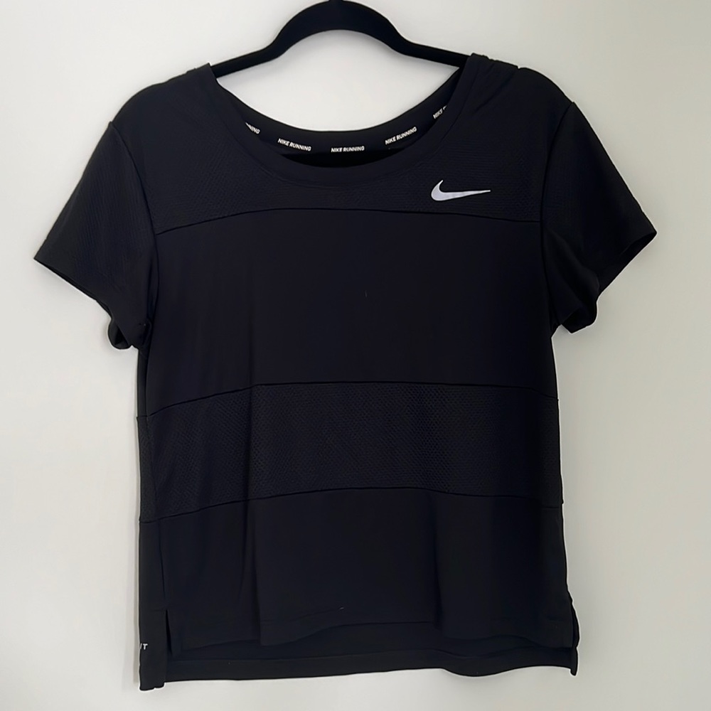 Nike running top